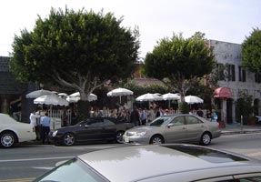 Le restaurant avec sa terrasse