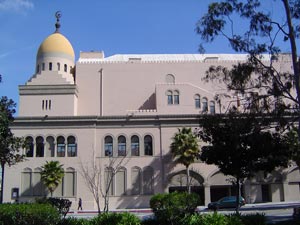 Faade sud du Shrine auditorium