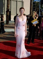 Alyson arrive au Emmy awards