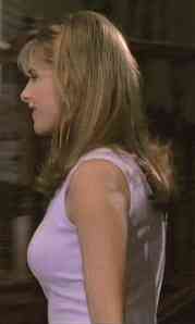 Tenue Buffy Le premier jour après          l'audition (2)