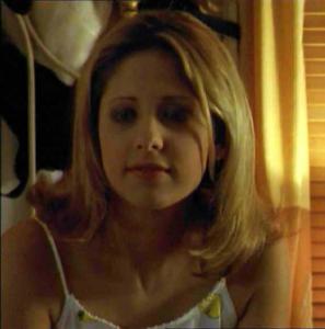 Tenue Buffy Dans sa chambre (3)