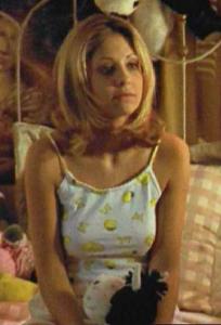 Tenue Buffy Dans sa chambre (2)