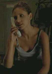 Tenue Buffy La nuit au téléphone avec Willow (1)