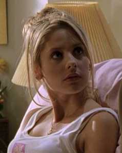 Tenue Buffy Deuxième nuit à l'hôpital (8)