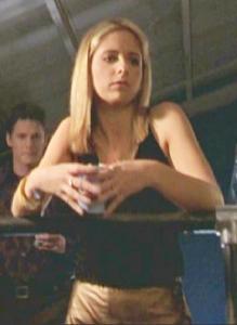 Tenue Buffy Au Bronze le premier soir (7)