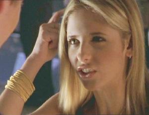 Tenue Buffy Au Bronze le premier soir (5)